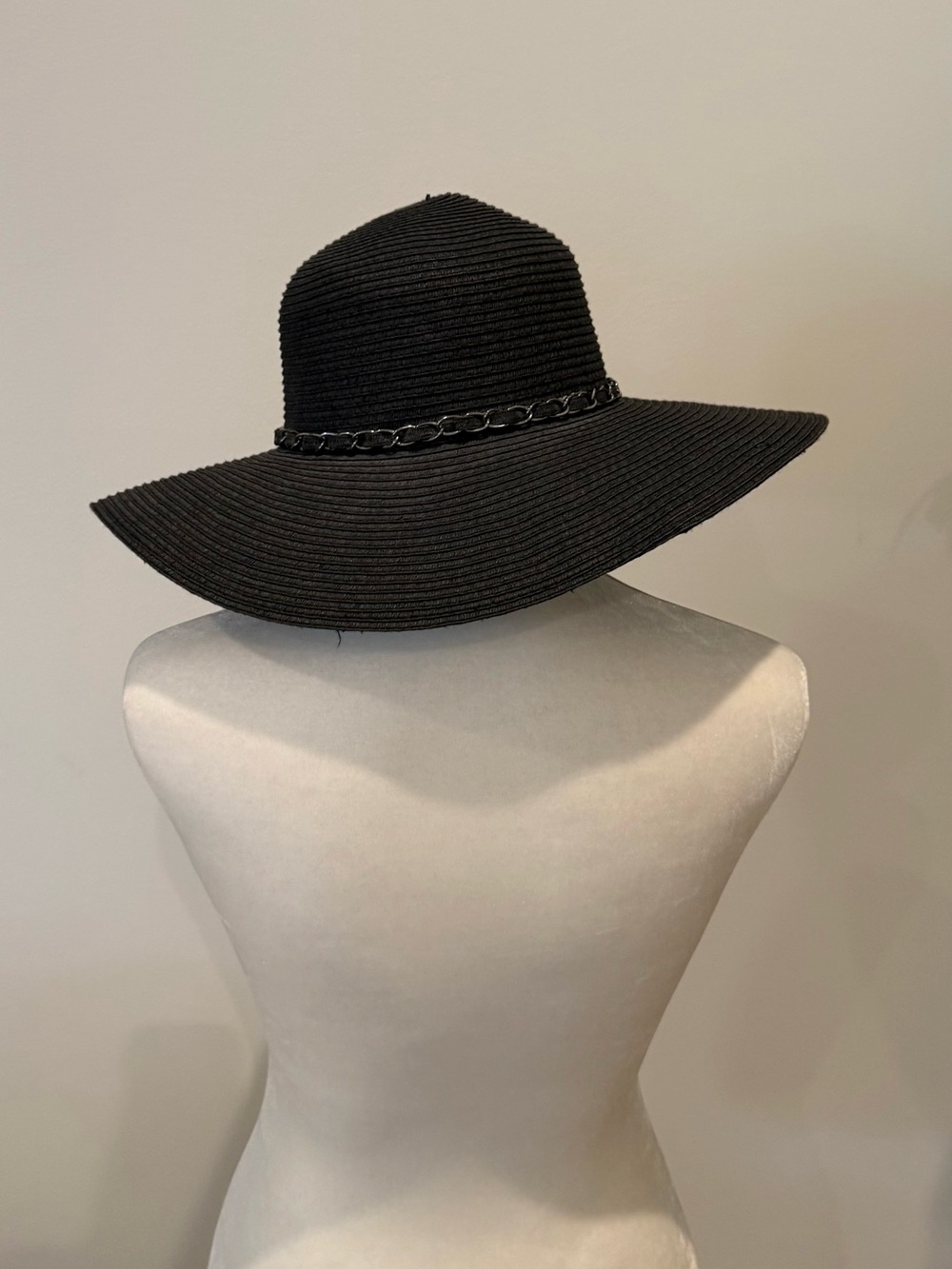 Black Wide-Brim Straw Sun Hat with Chain Trim